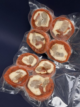 Рулет из нерки с творожным сыром и креветкой