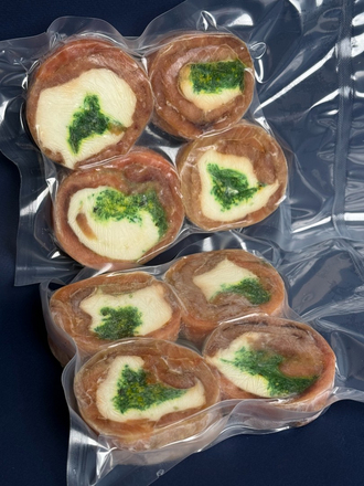 Рулет из кеты с творожным сыром и чукой